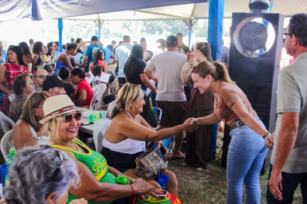 Prefeita Flávia Moretti sanciona lei que inclui Festa da Terceira Idade no calendário oficial de Várzea Grande