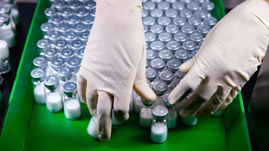 Brasil paralisa aplicação de vacina do Butantan contra dengue