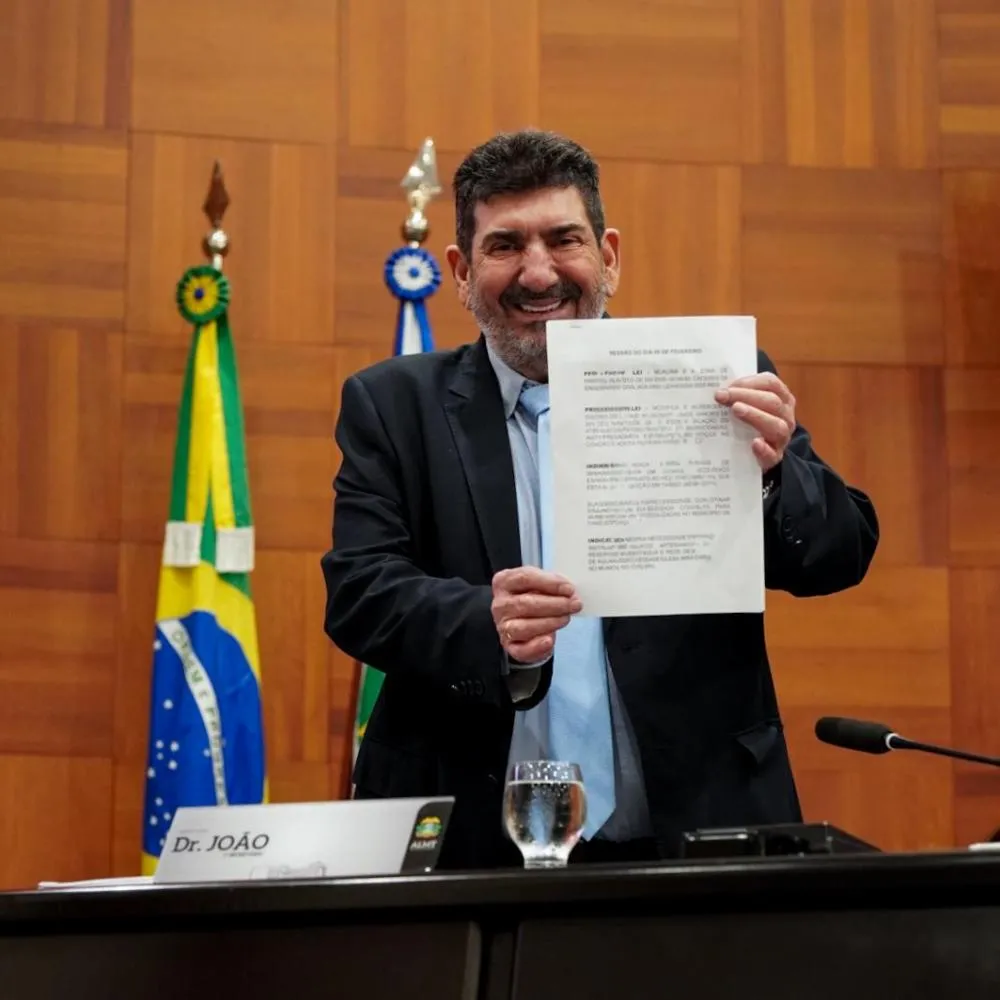 SEGUE PARA SANÇÃO Lei do Dr. João obrigado destinação de produtos apreendidos para instituições e projetos sociais do governo