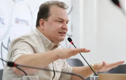 Max contesta pedido por mais sessões na AL; 'não é prático'