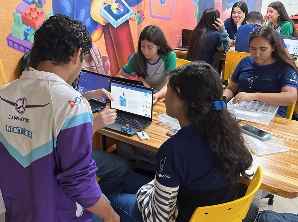 Inovação e estratégia: Os bastidores da Dumonters na FIRST Tech Challenge