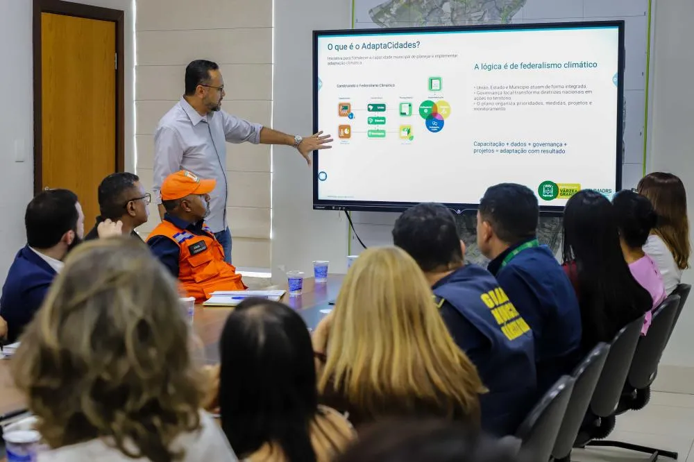 Prefeita mobiliza secretariado para criar plano climático e reduzir riscos de alagamentos e queimadas em Várzea Grande