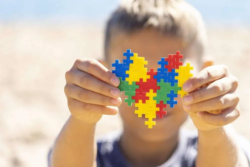 Educação promove encontro de diálogo e acolhimento com famílias de estudantes neurodivergentes e PCDs