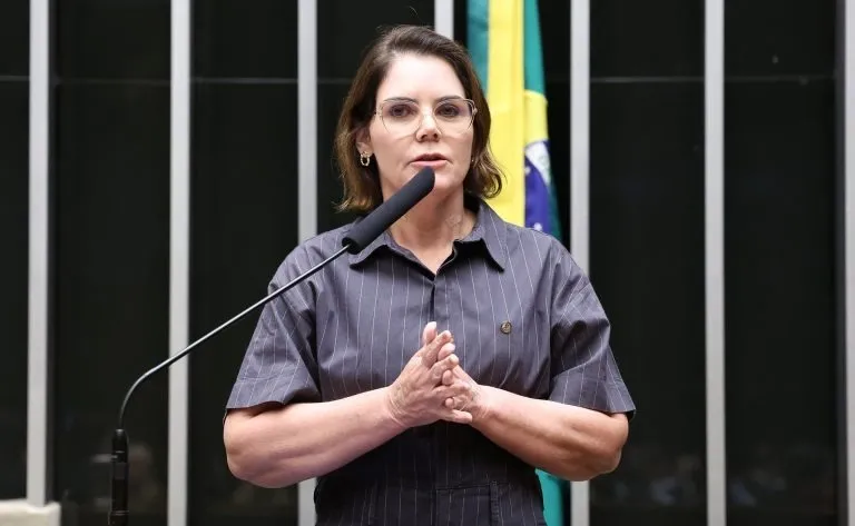 Coronel Fernanda promete luta para derrubar taxa de 5% sobre free shops