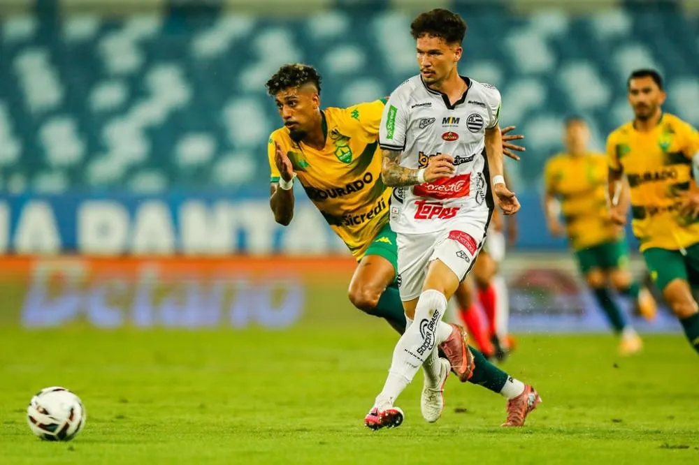 Cuiabá vence Athletic e sonha com G4 da Série B