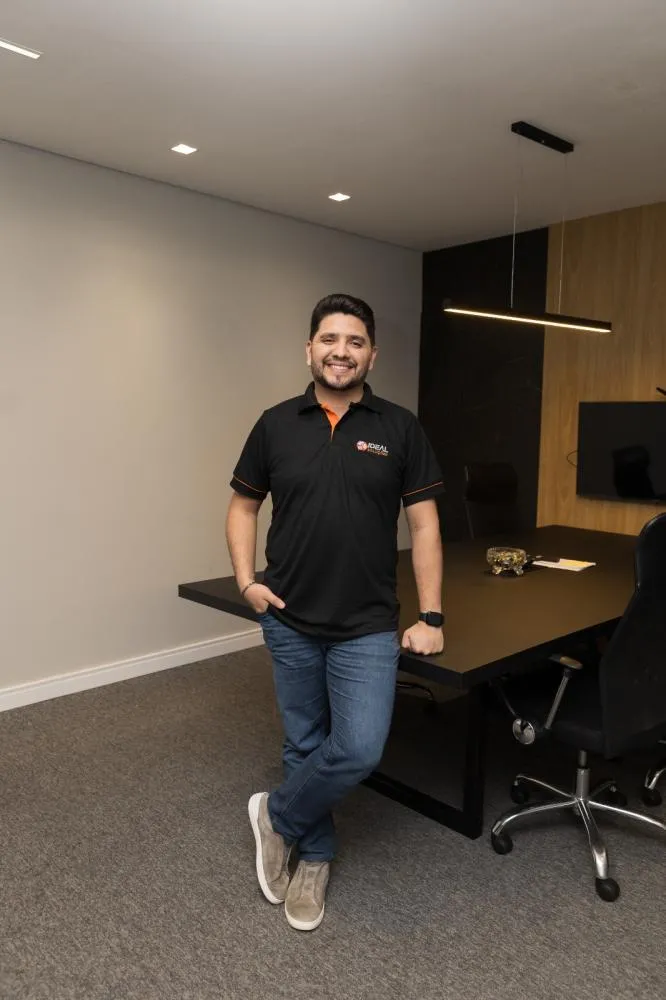 Jovem empresário de Cuiabá conecta empresas e profissionais no Brasil
