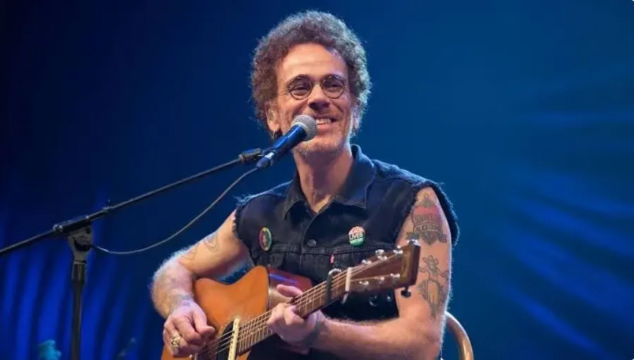 Após 7 anos, Nando Reis retorna a Cuiabá para show da turnê 'Pra Você Guardei o Amor'