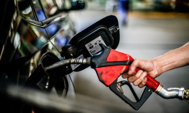 EUA proíbem exportação de diesel; Brasil avalia impactos