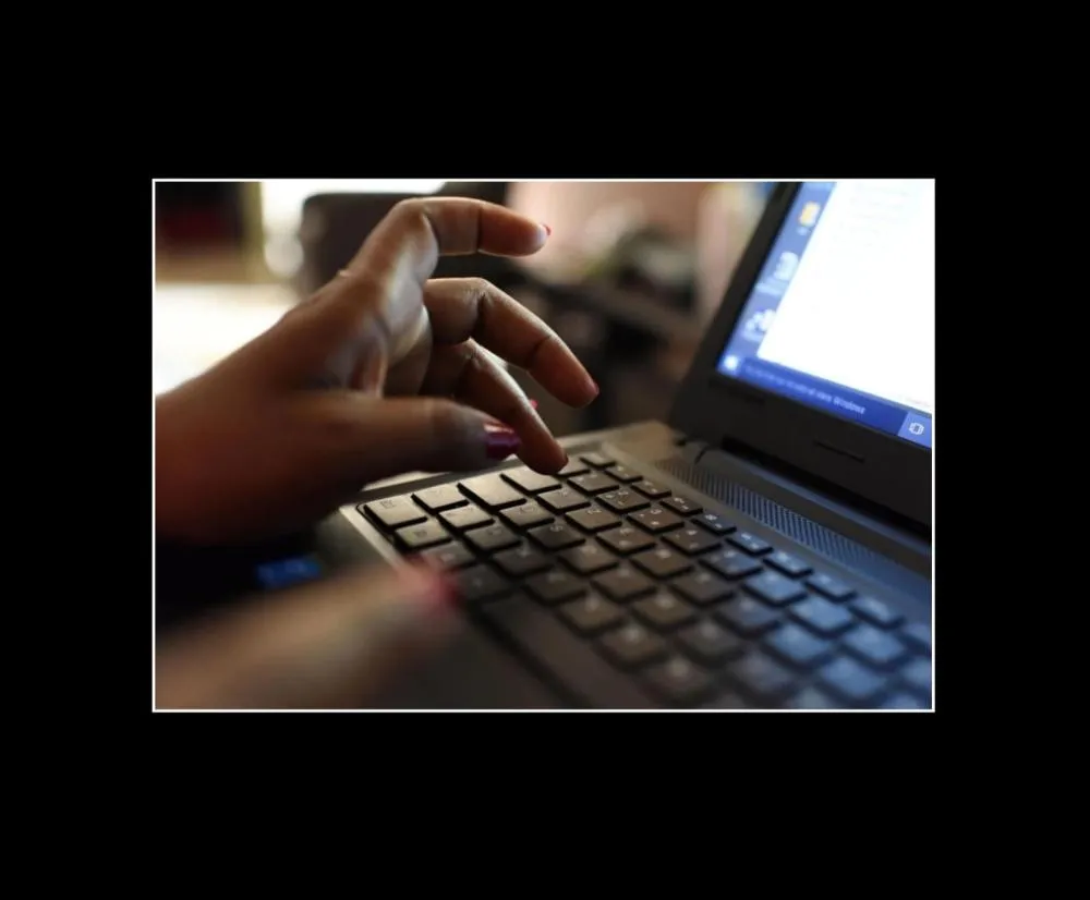 Grupo Petrópolis doa mil bolsas de estudo em tecnologia para familiares de pessoas com deficiência atendidas pela APAE