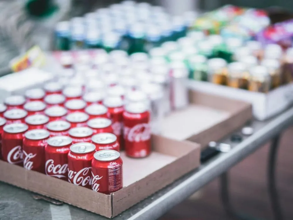 Consumo de refrigerantes: impactos nutricionais e riscos à saúde O consumo habitual de refrigerante está associado a problemas como aumento do risco de diabetes tipo 2, obesidade e acúmulo de gordura abdominal, entre outros
