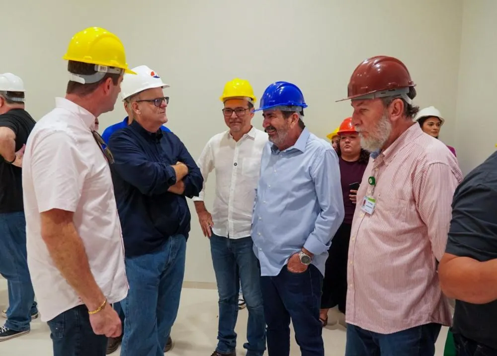 APÓS COMPRA DE NOVOS Dr. João exalta obras do novo Hospital Júlio Müller e propõe doação de equipamentos para o interior