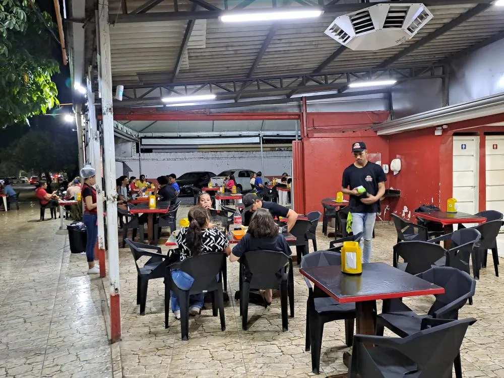 A história do Armando está repleta de muito trabalho, resiliência, perseverança e persistência, não é a toa o sucesso que o Armando Lanches faz em Cuiabá.