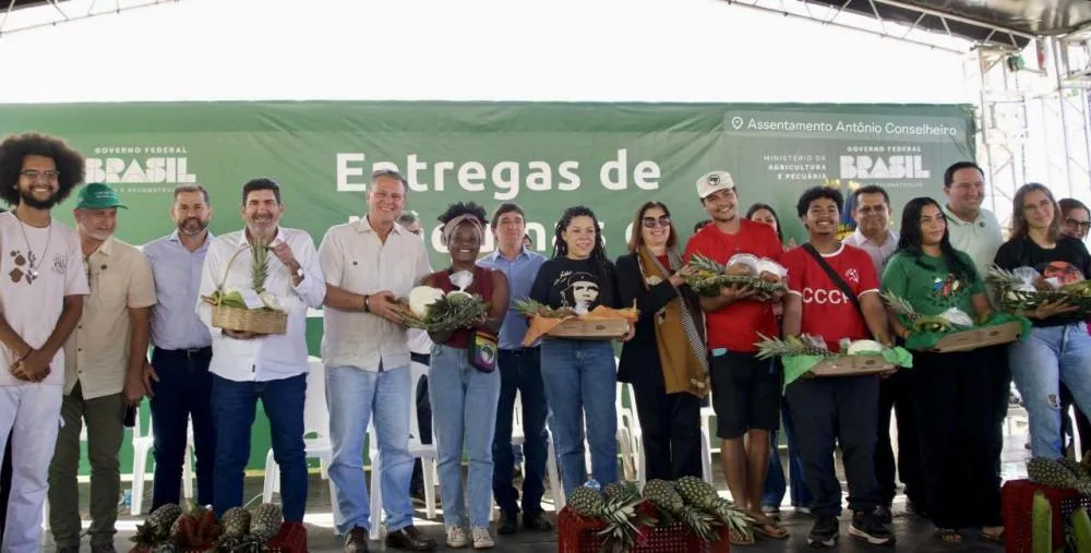 AGRICULTURA FAMILIAR Com articulação de Dr. João, assentamentos recebem tratores, insumos e equipamentos em Tangará da Serra