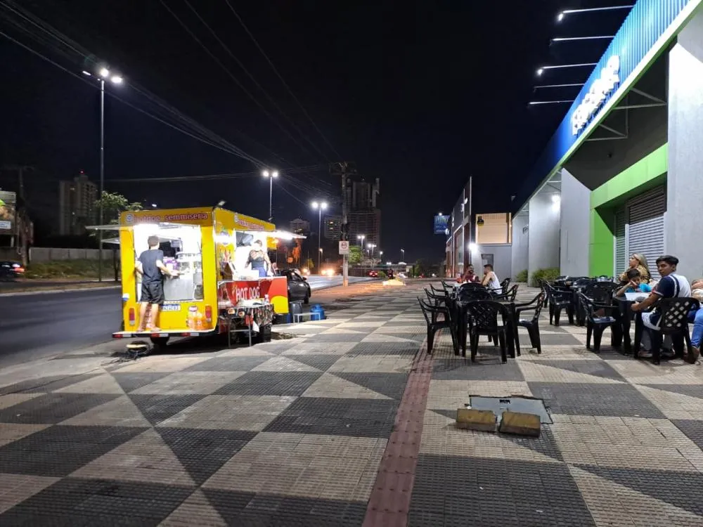 REI DO HOT-DOG SEM MISÉRIA: A HISTÓRIA DE RESILIÊNCIA E SABOR NA FERNANDO CORRÊA
