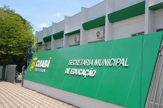 Nova lei transforma TDI em professor e detalha salários que chegam a R$ 8 mil