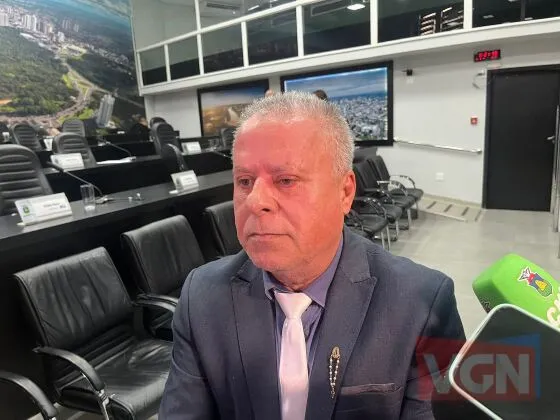 Justiça bloqueia bens e afasta Chico 2000 em operação sobre desvio de emendas Chico 2000 é alvo de operação que investiga esquema de corrupção