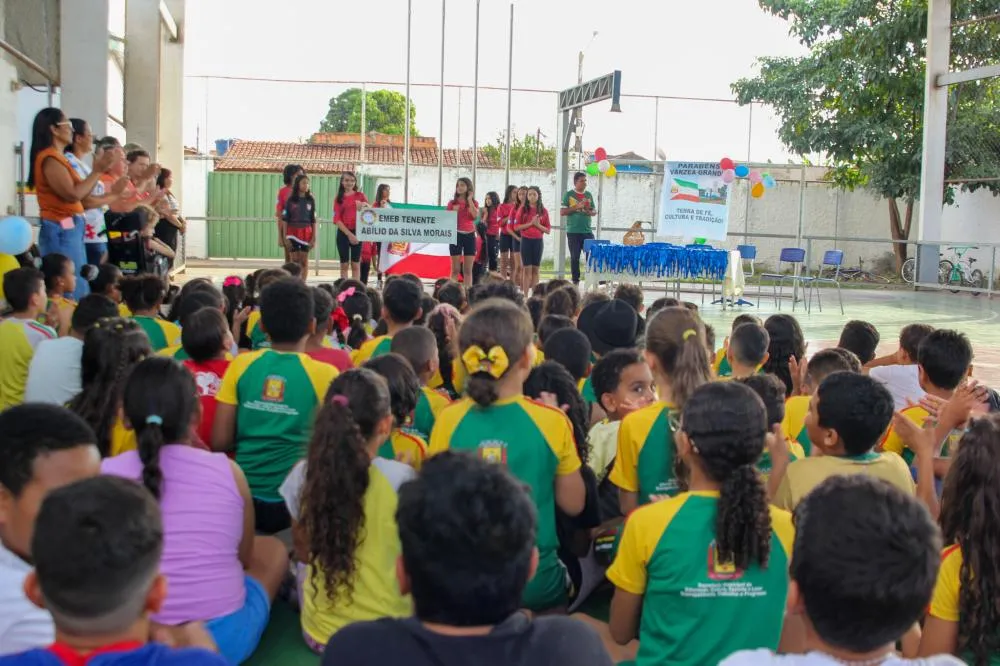Projeto esportivo atende crianças de 7 a 10 anos, incentiva hábitos saudáveis e já impacta mais de 5 mil alunos no município
