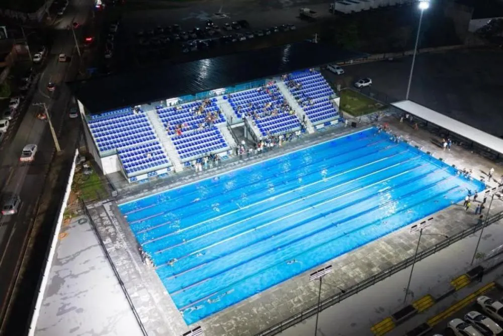 Complexo Aquático da Arena Pantanal sedia campeonato de natação