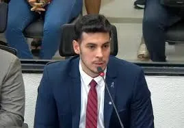 Charles da Educação diz que vai oficiar Mesa Diretora após bate-boca na Câmara de VG